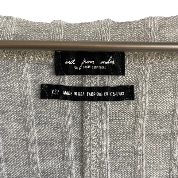 TWO Out From Under Long Sleeve Oversized Soft Tops, Tan & Gray, Size XS - Picture 11 of 14